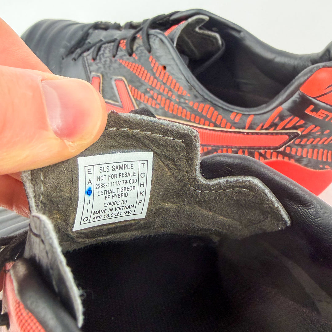 ASICS Lethal Tigreor IT FF 2 SG - Black/Flash Coral *Pre-Owned*