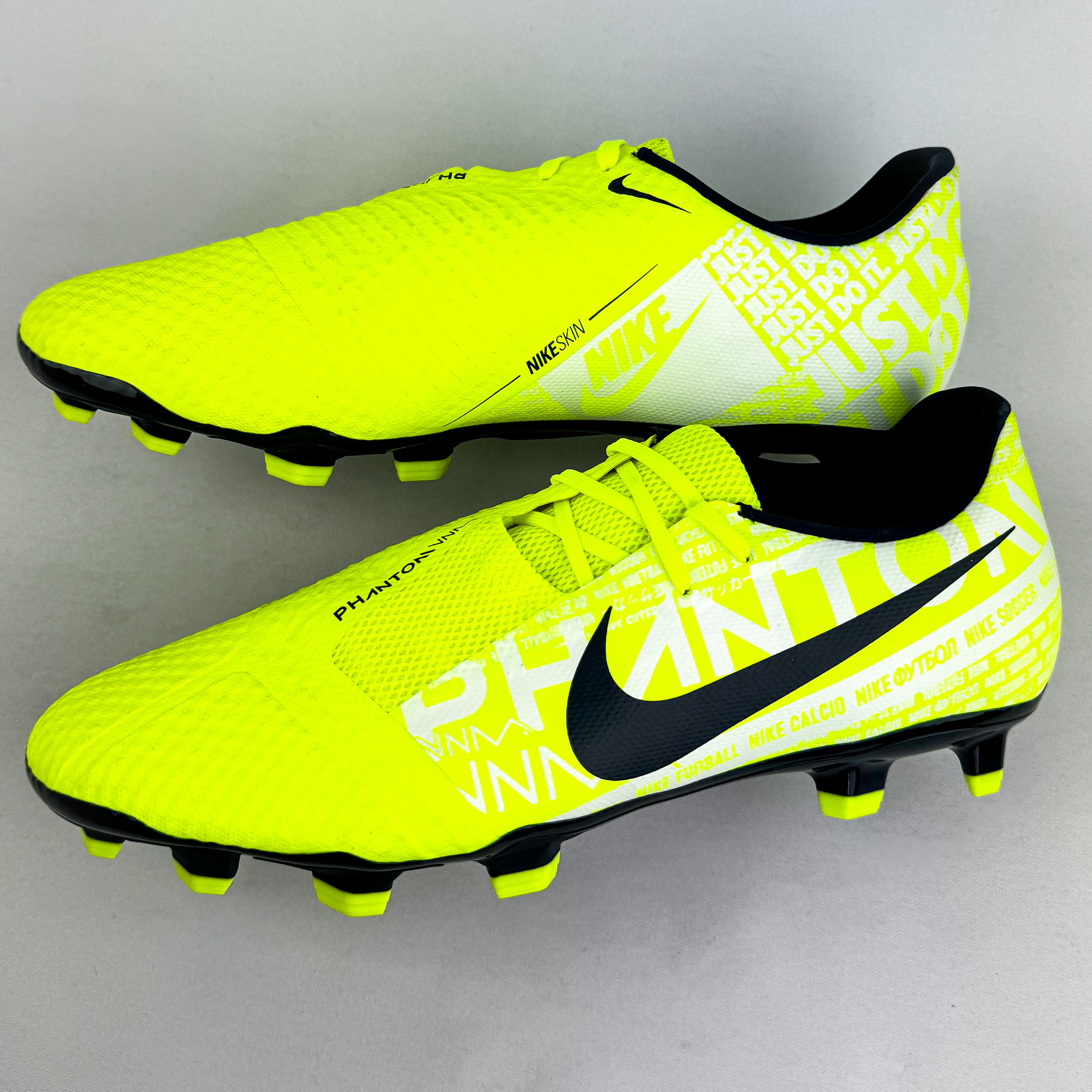 NEW Nike Phantom newest Venom Academy FG Soccer