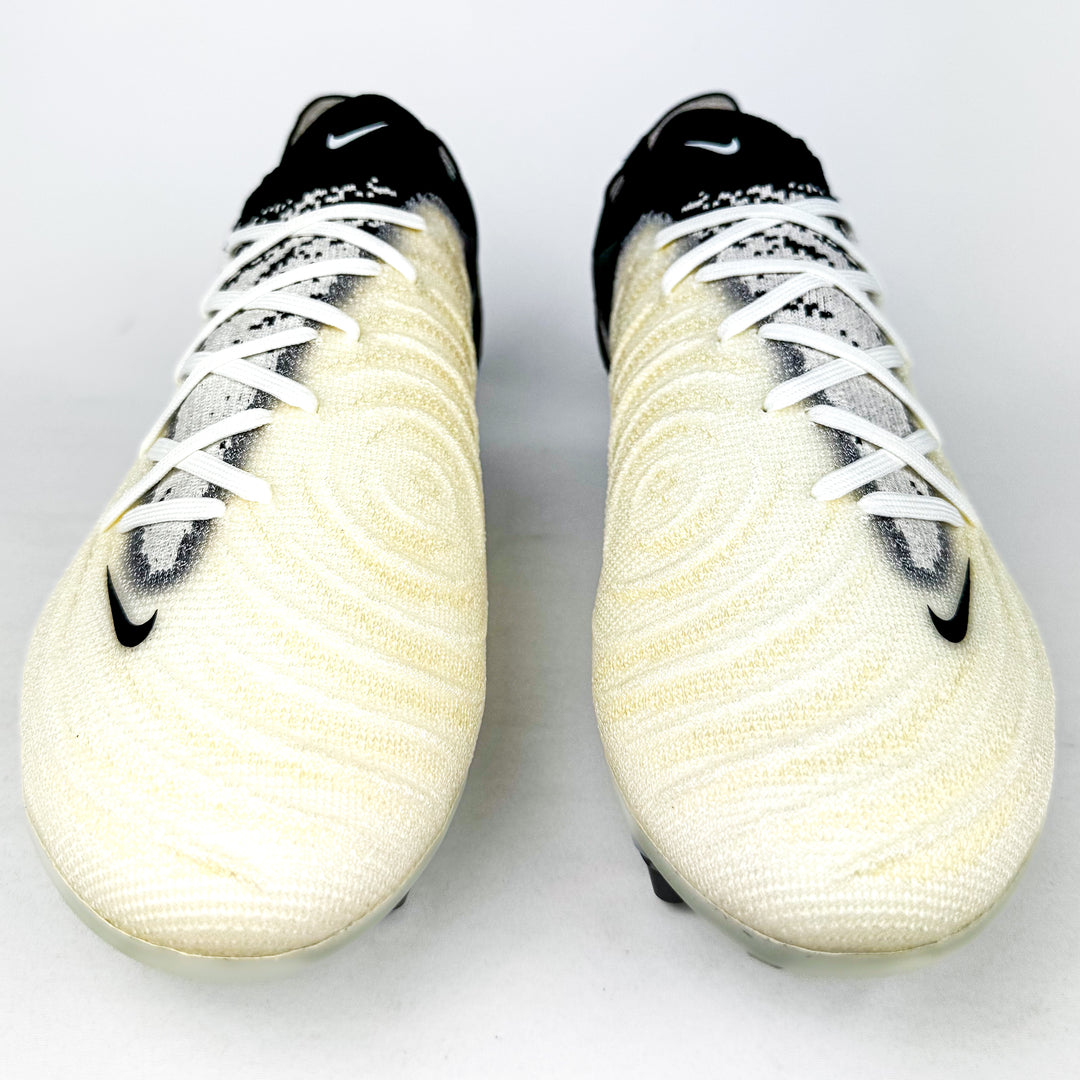 Nike Phantom GX II Elite SG-Pro - Player Edition - White/Metallic Gold Coin/Black *In Box*