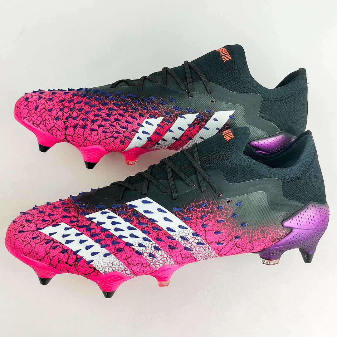 Adidas Predator Freak .1 Low SG - Black/Shock Pink/White *Brand New*