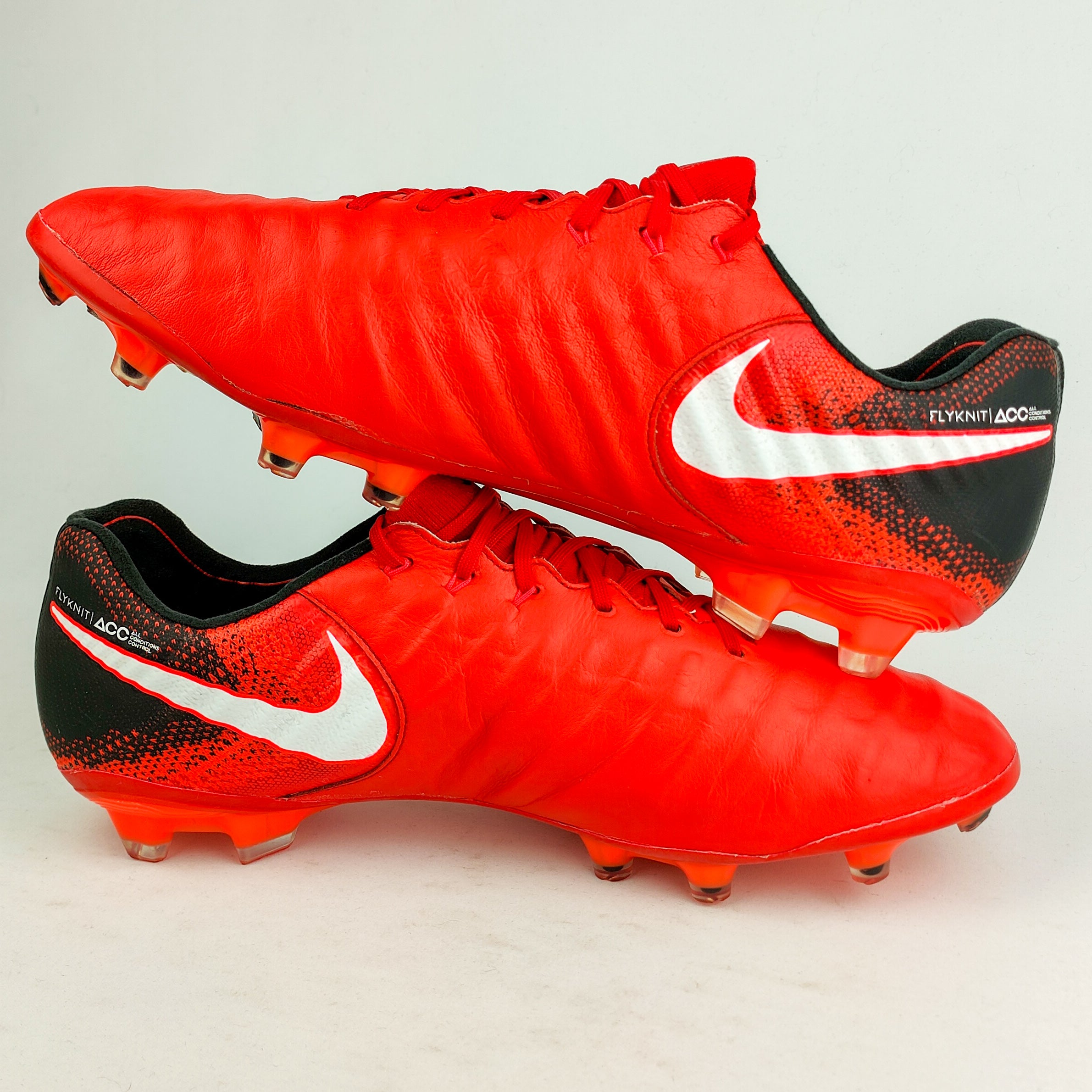 Black and red tiempos best sale